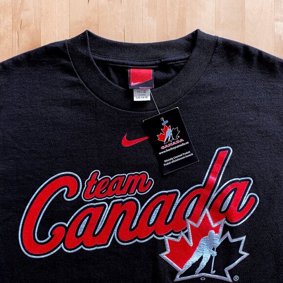 New Nike Team Canada Hockey T-Shirt Boys Large / 14-16Y - Picture 2 of 3